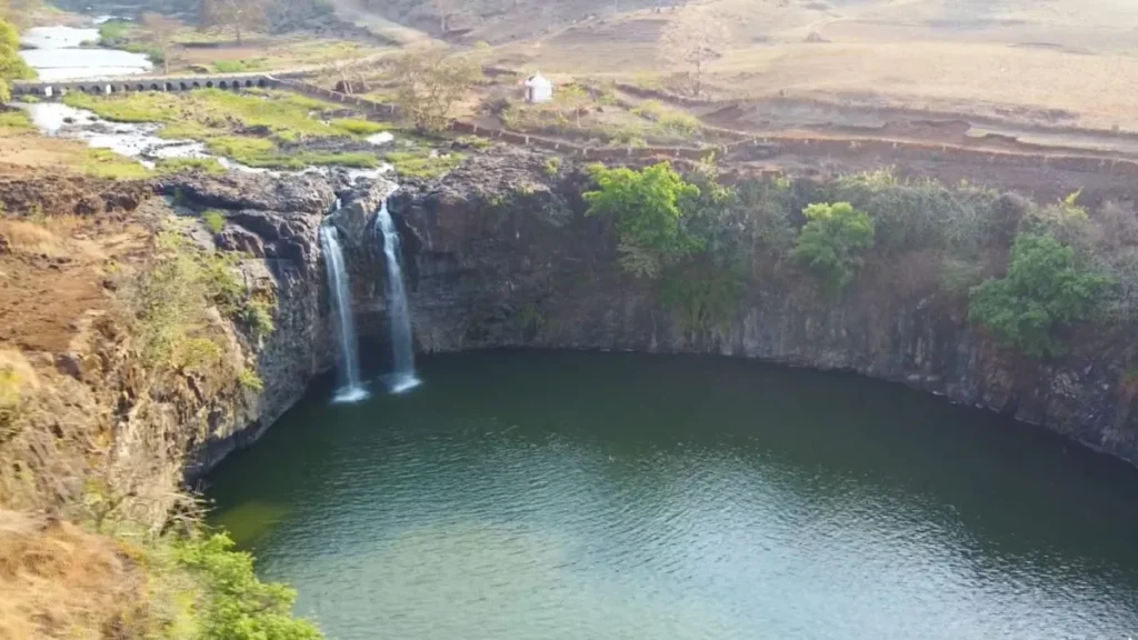 Kikar Kund waterfall Dindori