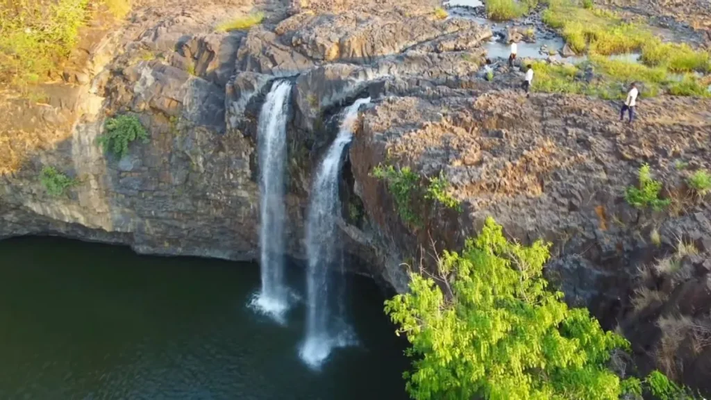 Kikar Kund waterfall Dindori