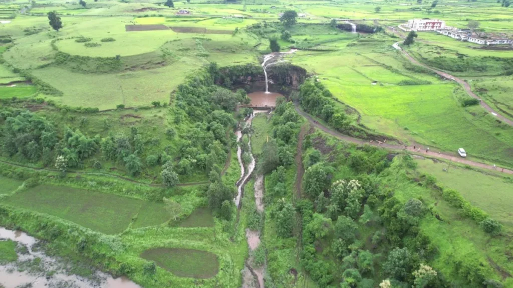 Nevsa Waterfall Dindori