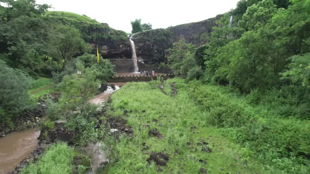 Nevsa Waterfall Dindori